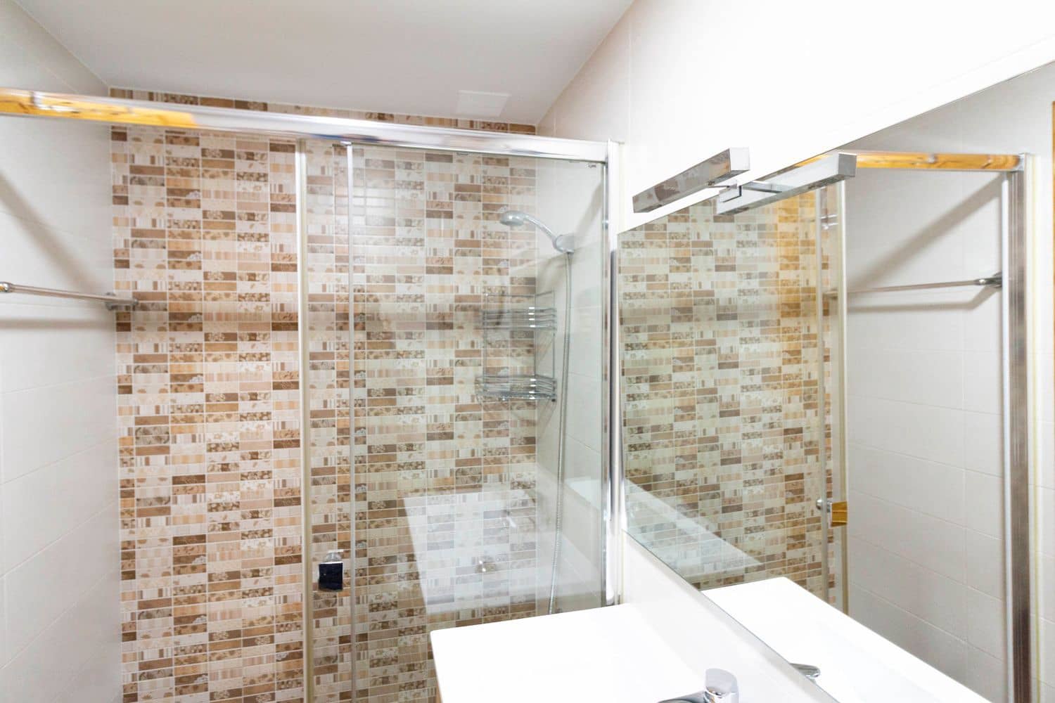 2 slaapkamer Appartement te huur in Durcal met garage - € 550 (Ref: 9647707)