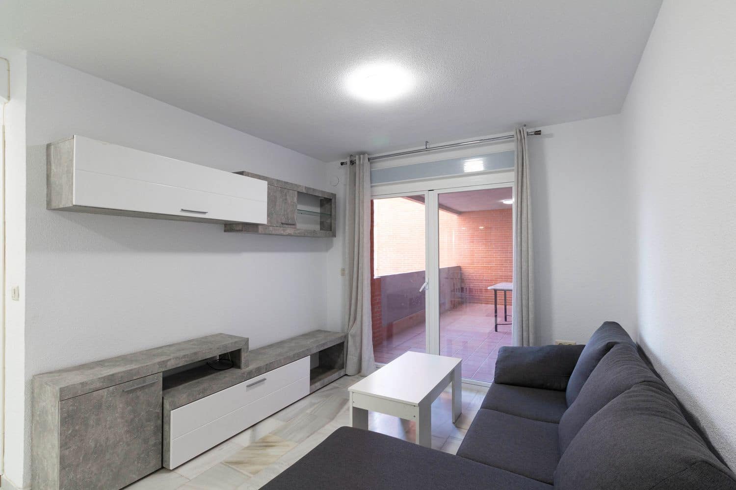 3 bedroom Apartment for rent in Granada city with garage - € 750 (Ref: 9714331)