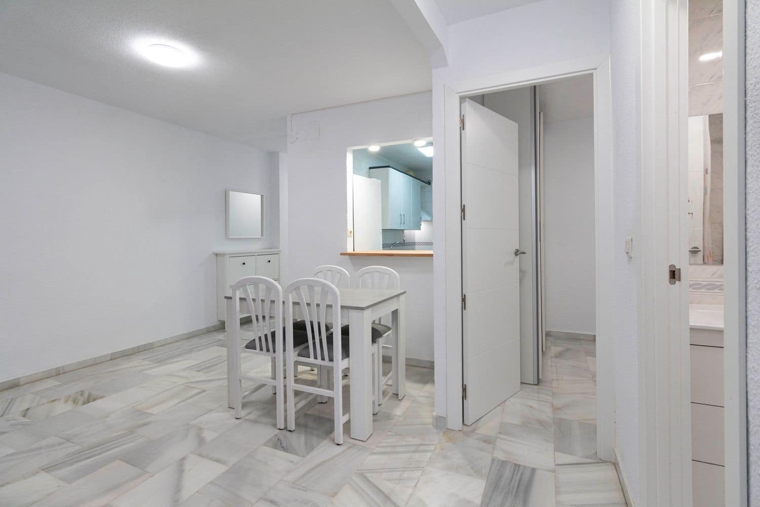 3 bedroom Apartment for rent in Granada city with garage - € 750 (Ref: 9714331)