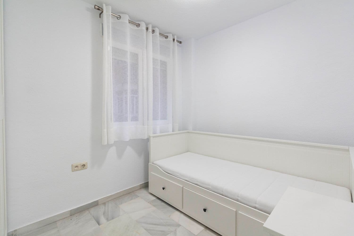 3 bedroom Apartment for rent in Granada city with garage - € 750 (Ref: 9714331)