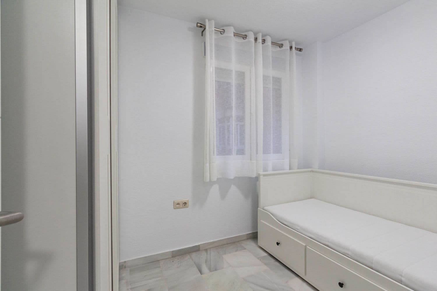 3 bedroom Apartment for rent in Granada city with garage - € 750 (Ref: 9714331)