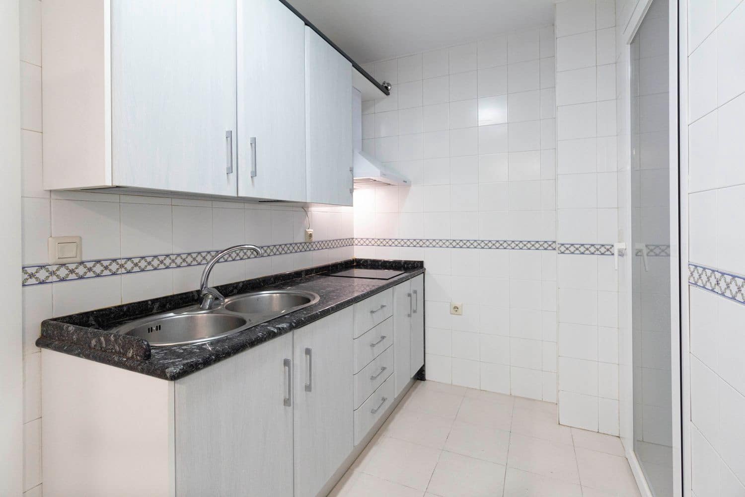 3 bedroom Apartment for rent in Granada city with garage - € 750 (Ref: 9714331)