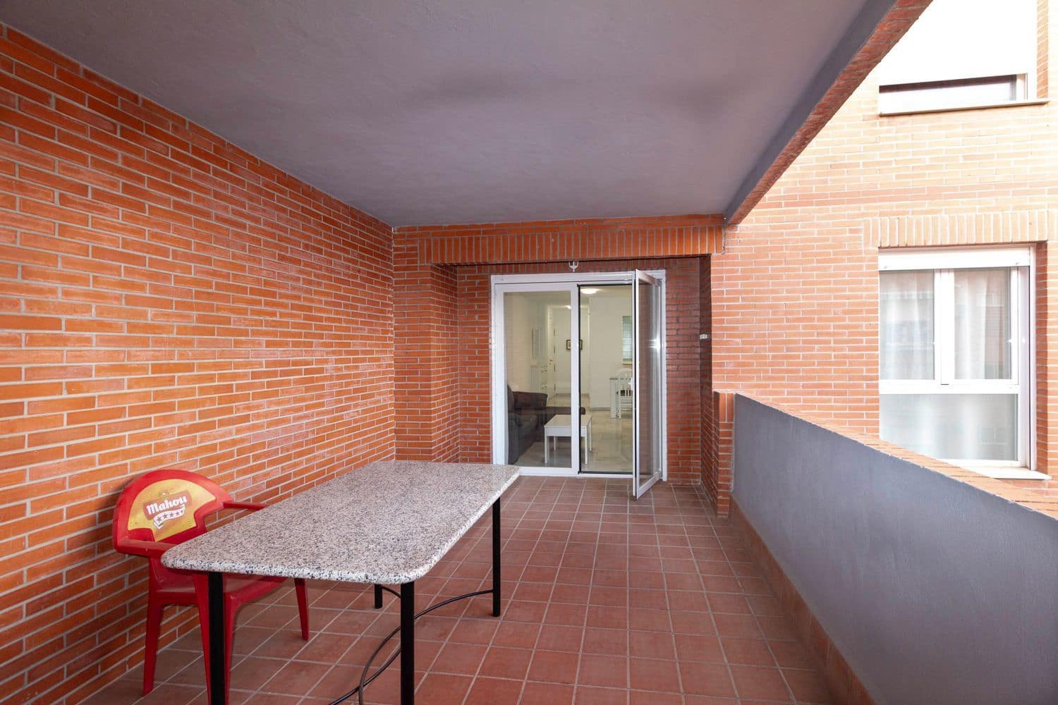 3 bedroom Apartment for rent in Granada city with garage - € 750 (Ref: 9714331)
