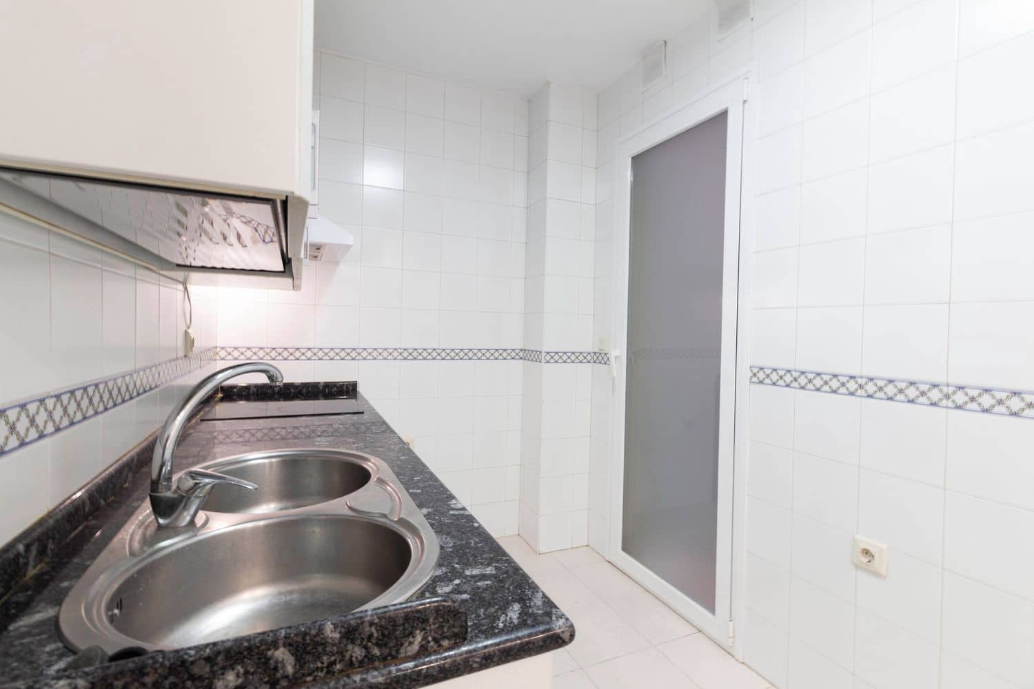 3 bedroom Apartment for rent in Granada city with garage - € 750 (Ref: 9714331)