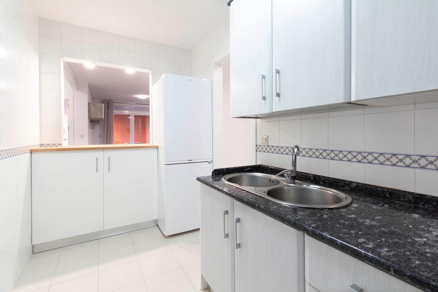 3 bedroom Apartment for rent in Granada city with garage - € 750 (Ref: 9714331)