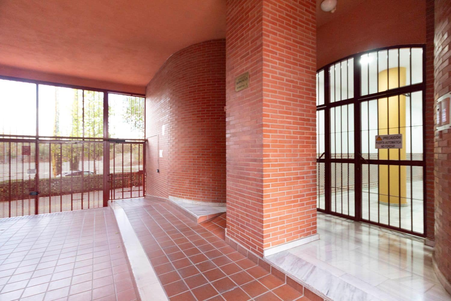 3 bedroom Apartment for rent in Granada city with garage - € 750 (Ref: 9714331)