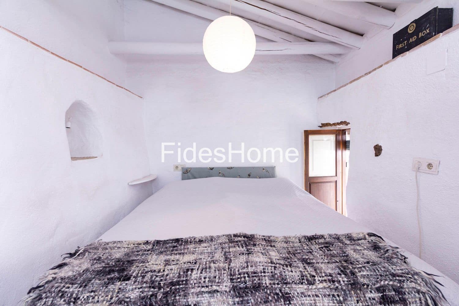 4 bedroom Townhouse for sale in Niguelas with garage - € 200,000 (Ref: 9735025)