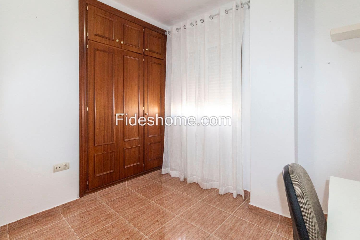4 bedroom Apartment for sale in Durcal with garage - € 119,500 (Ref: 9737932)