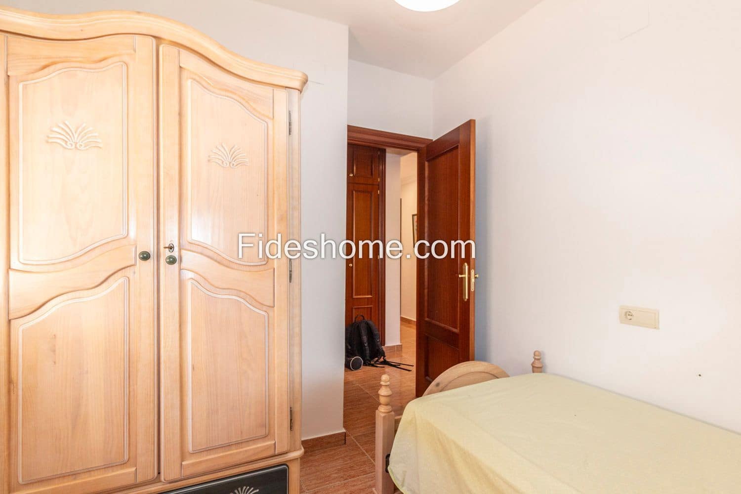 4 bedroom Apartment for sale in Durcal with garage - € 119,500 (Ref: 9737932)