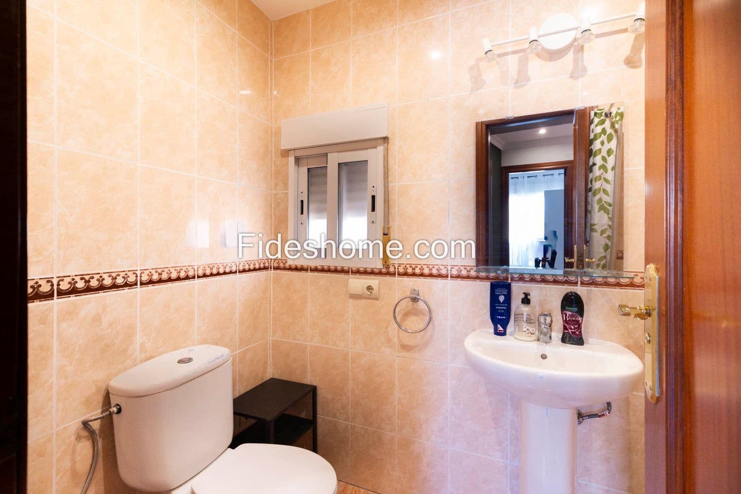 4 bedroom Apartment for sale in Durcal with garage - € 119,500 (Ref: 9737932)