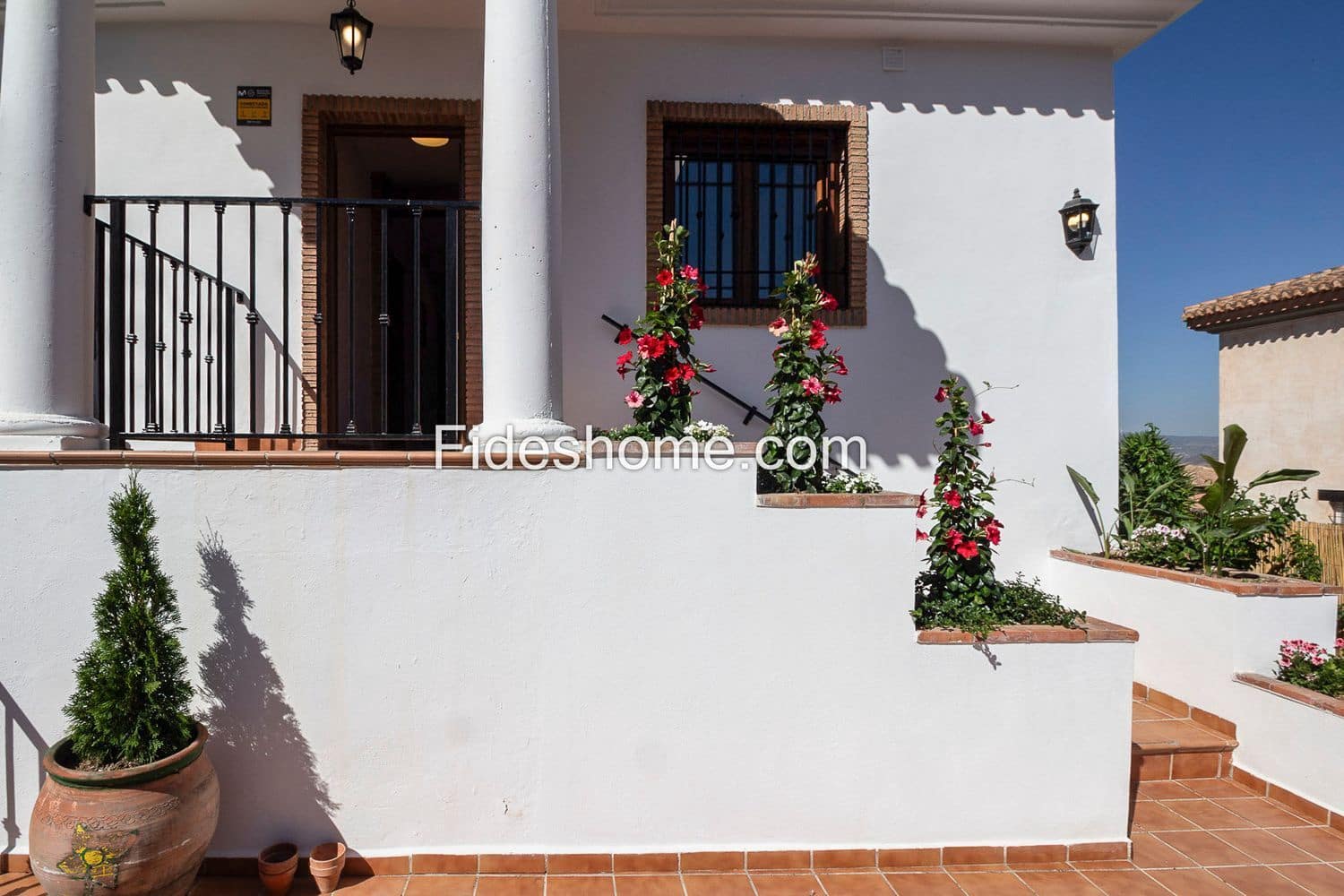 3 bedroom Villa for sale in Durcal with pool garage - € 357,000 (Ref: 9891673)