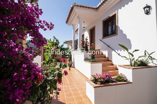 3 slaapkamer Villa te koop in Dúrcal met zwembad garage - € 357.000 (Ref: 9891673)