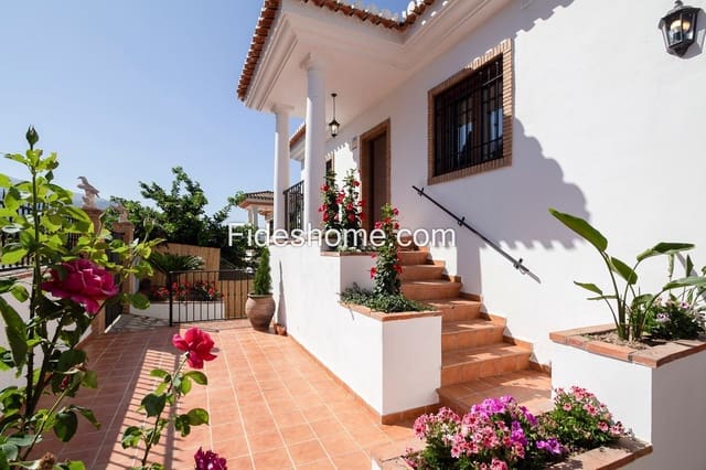 3 slaapkamer Villa te koop in Dúrcal met zwembad garage - € 357.000 (Ref: 9891673)