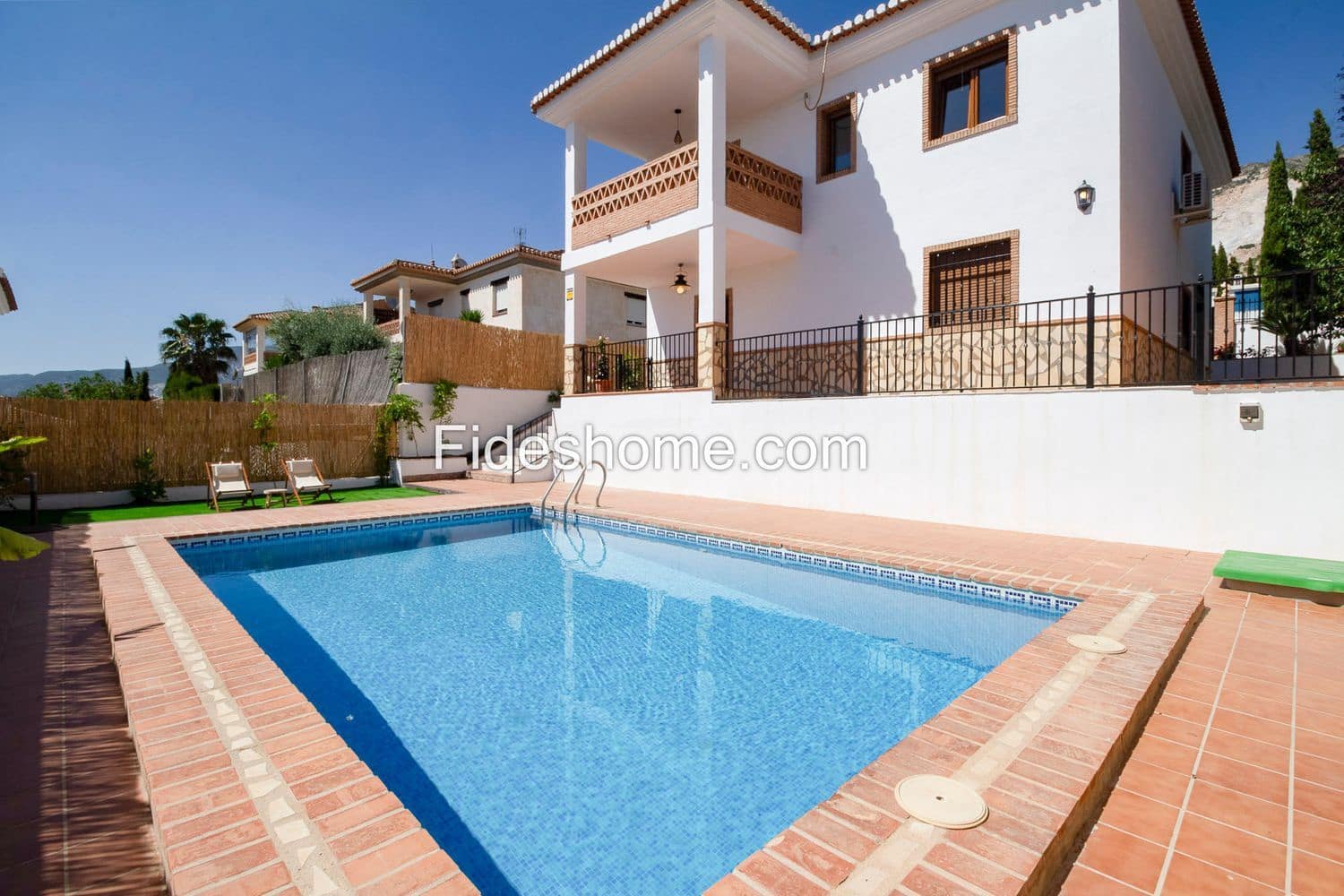 3 bedroom Villa for sale in Durcal with pool garage - € 357,000 (Ref: 9891673)