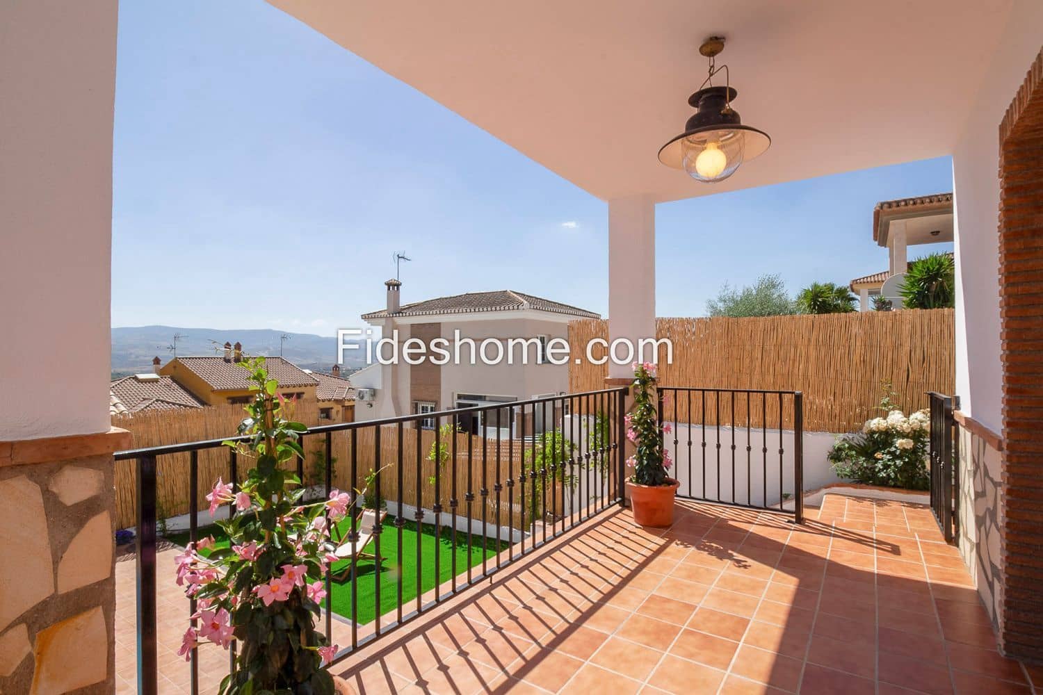 3 bedroom Villa for sale in Durcal with pool garage - € 357,000 (Ref: 9891673)
