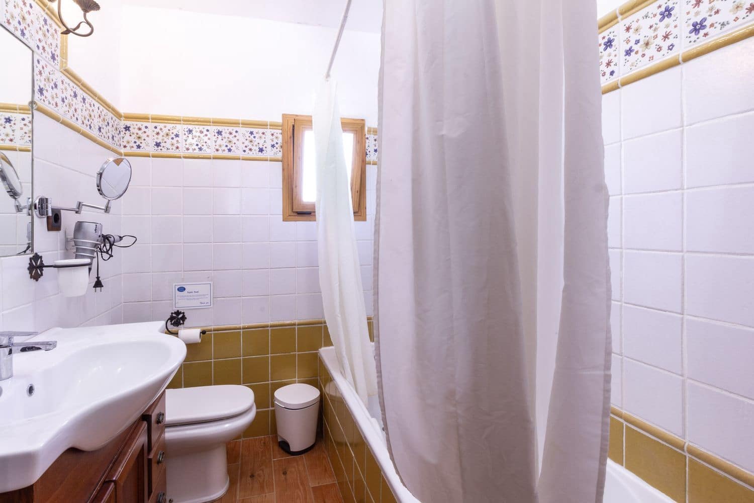 3 soverom Villa til leie i Niguelas med svømmebasseng garasje - € 1 200 (Ref: 9915191)