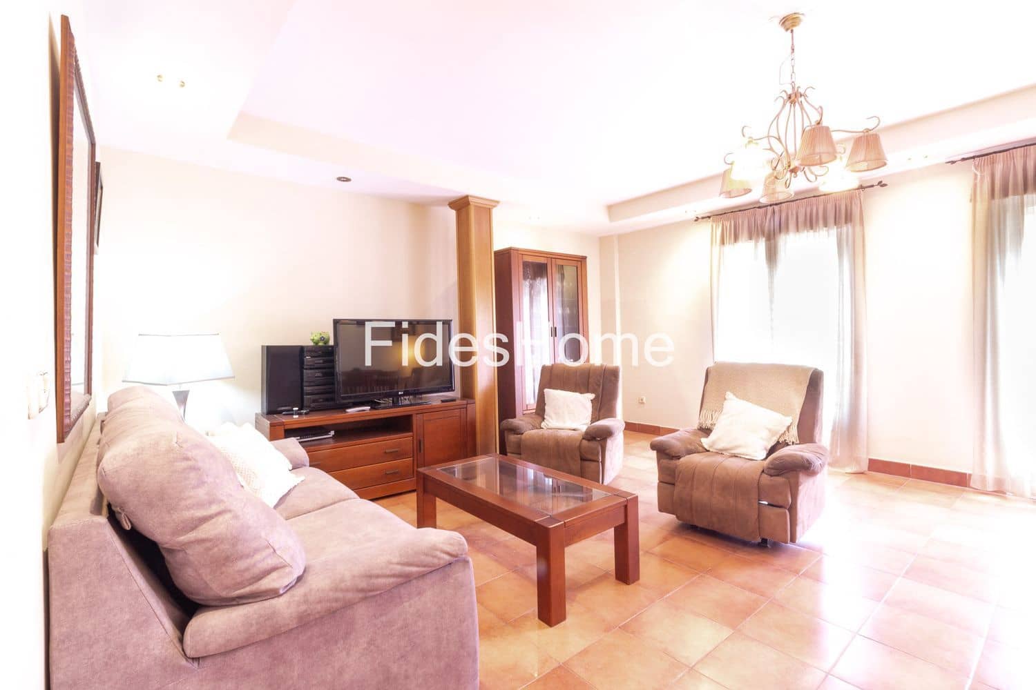 3 bedroom Townhouse for rent in Durcal with garage - € 800 (Ref: 9939256)