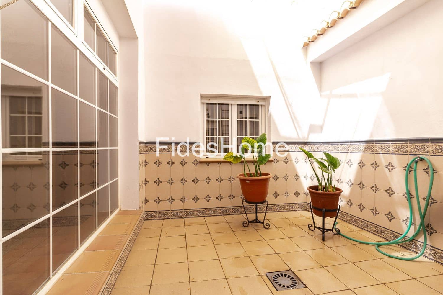 3 bedroom Townhouse for rent in Durcal with garage - € 800 (Ref: 9939256)