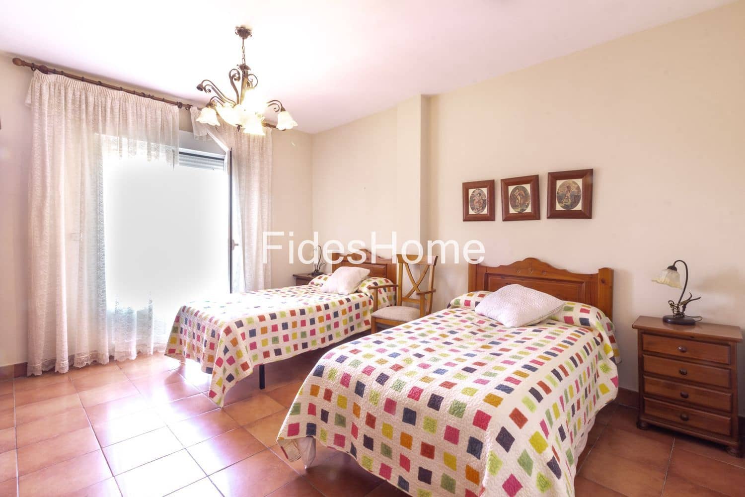 3 bedroom Townhouse for rent in Durcal with garage - € 800 (Ref: 9939256)
