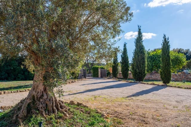 4 bedroom Finca/Country House for sale in Algaida with pool - € 1,875,000 (Ref: 8580186)