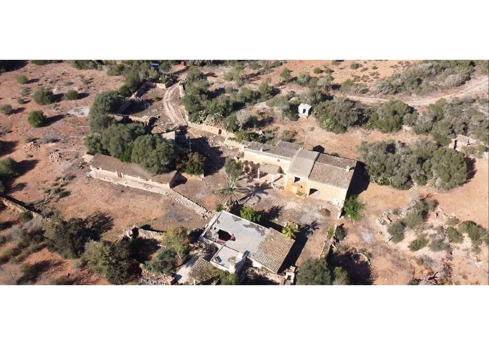 4 sypialnia Finka/Dom wiejski na sprzedaż w Llucmajor - 950 000 € (Ref: 8905370)