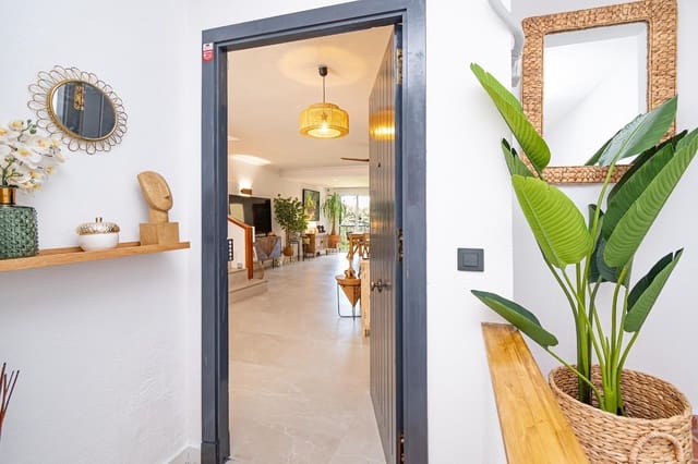 2 bedroom Terraced Villa for sale in Cala Mayor, Palma de Mallorca with garage - € 690,000 (Ref: 8950828)