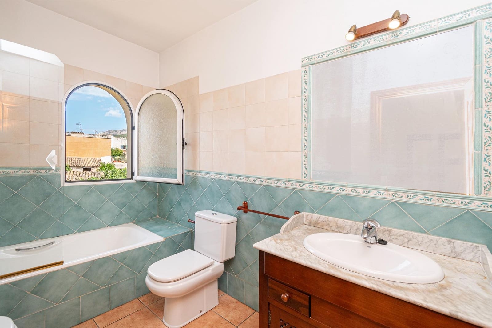 5 soveværelse Finca/Landehus til salg i Andratx - € 750.000 (Ref: 9095379)