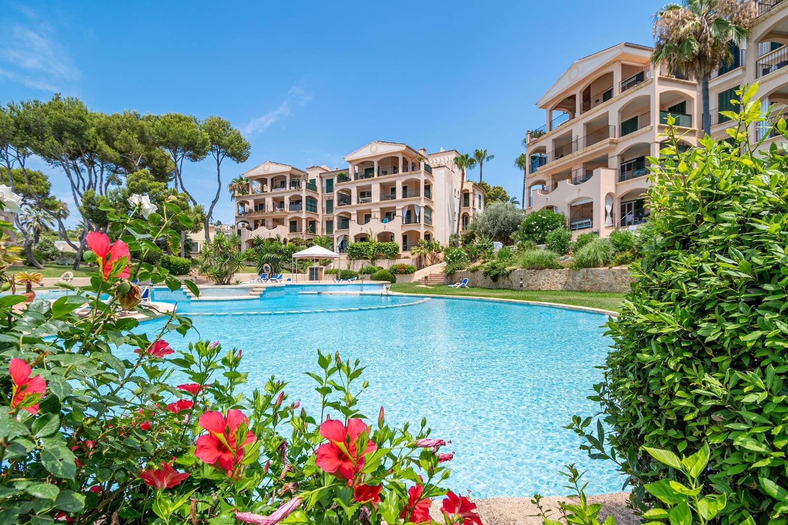 2 soveværelse Lejlighed til salg i Santa Ponsa med swimmingpool - € 685.000 (Ref: 9103011)