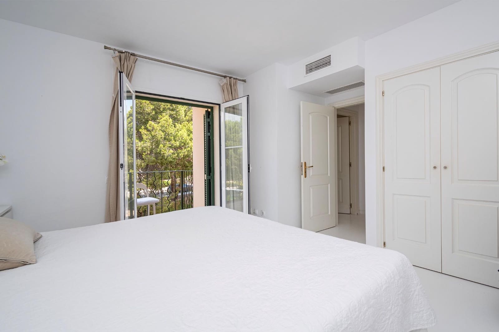 2 soveværelse Lejlighed til salg i Santa Ponsa med swimmingpool - € 685.000 (Ref: 9103011)