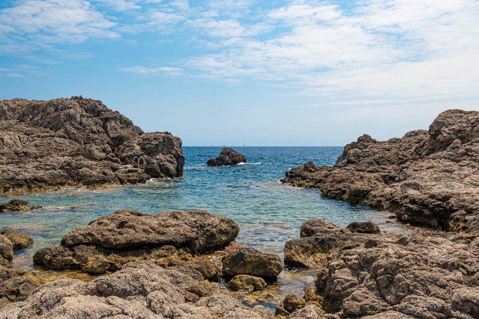 2 soveværelse Lejlighed til salg i Santa Ponsa med swimmingpool - € 685.000 (Ref: 9103011)