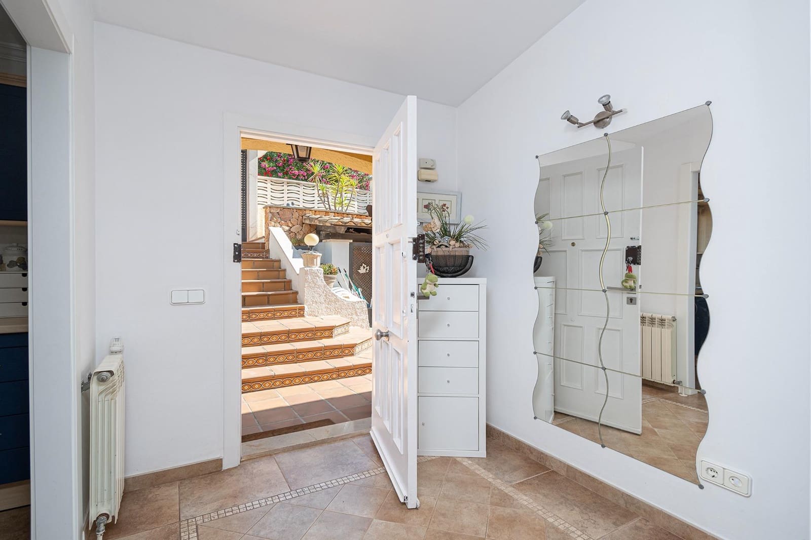 5 soverom Villa til salgs i Costa de la Calma med svømmebasseng garasje - € 1 595 000 (Ref: 9116266)