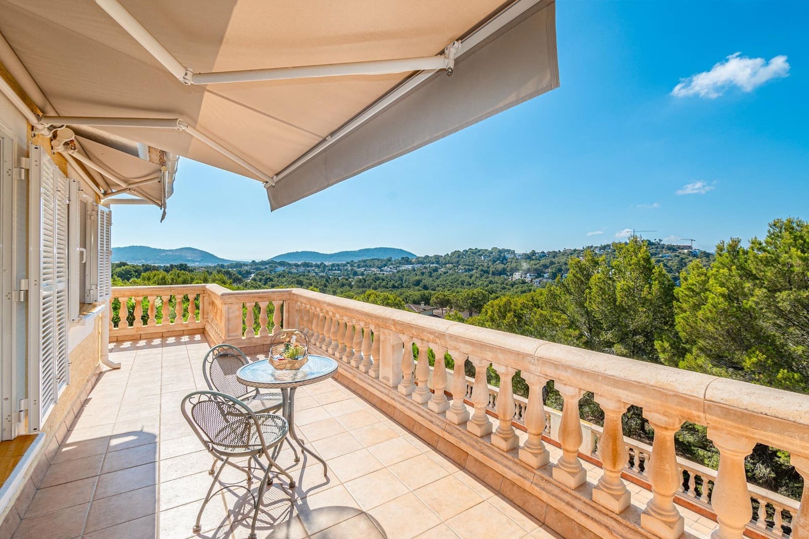 5 soverom Villa til salgs i Costa de la Calma med svømmebasseng garasje - € 1 595 000 (Ref: 9116266)