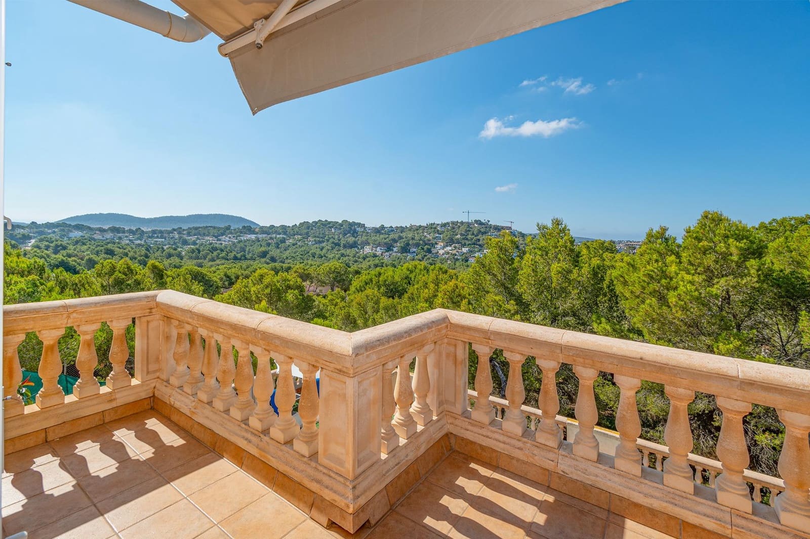 5 soverom Villa til salgs i Costa de la Calma med svømmebasseng garasje - € 1 595 000 (Ref: 9116266)