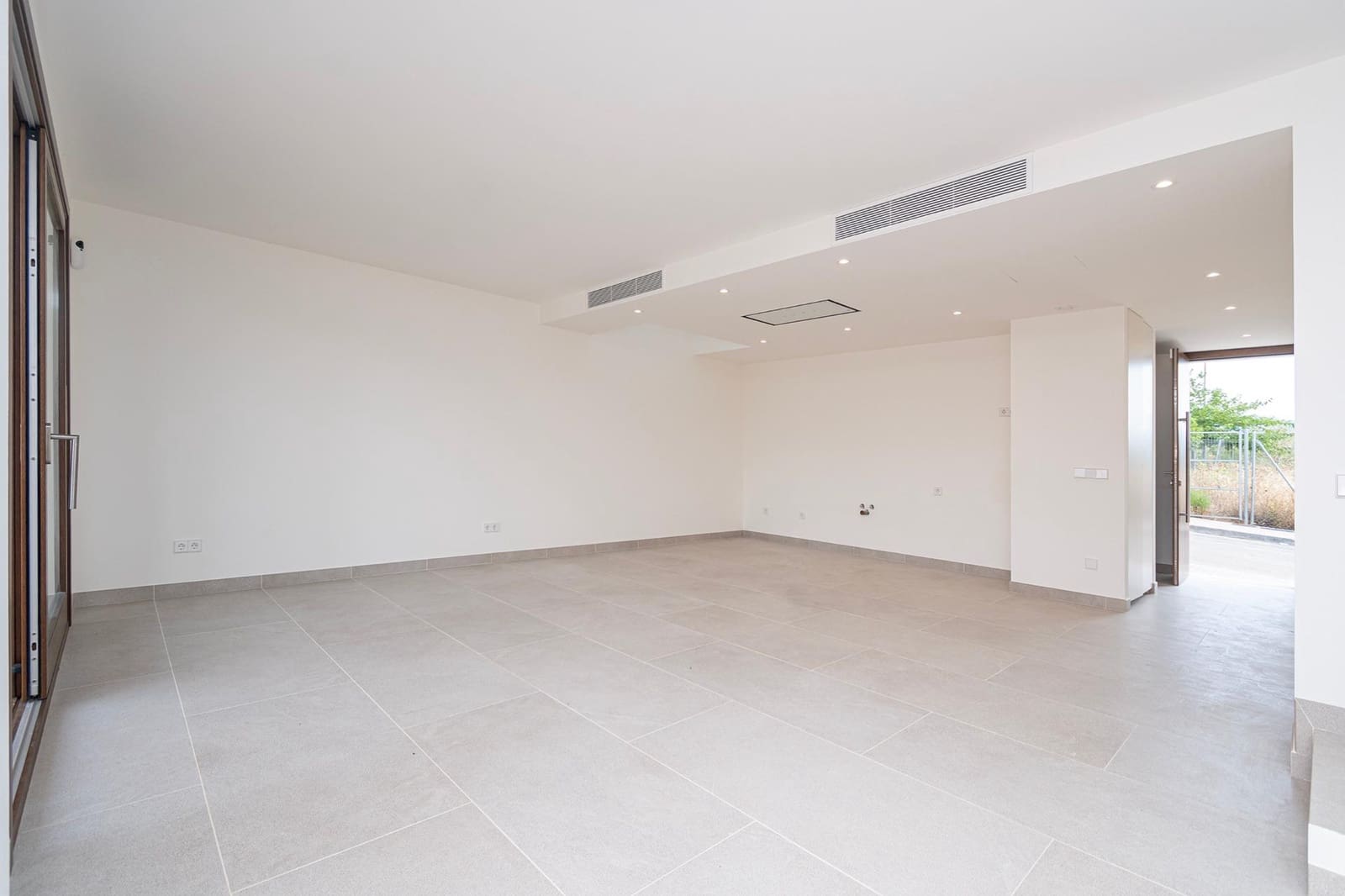 3 slaapkamer Villa te koop in Alaro met garage - € 1.150.000 (Ref: 9125215)