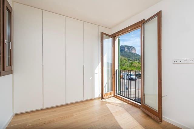 3 bedroom Villa for sale in Alaró with garage - € 1,150,000 (Ref: 9125215)