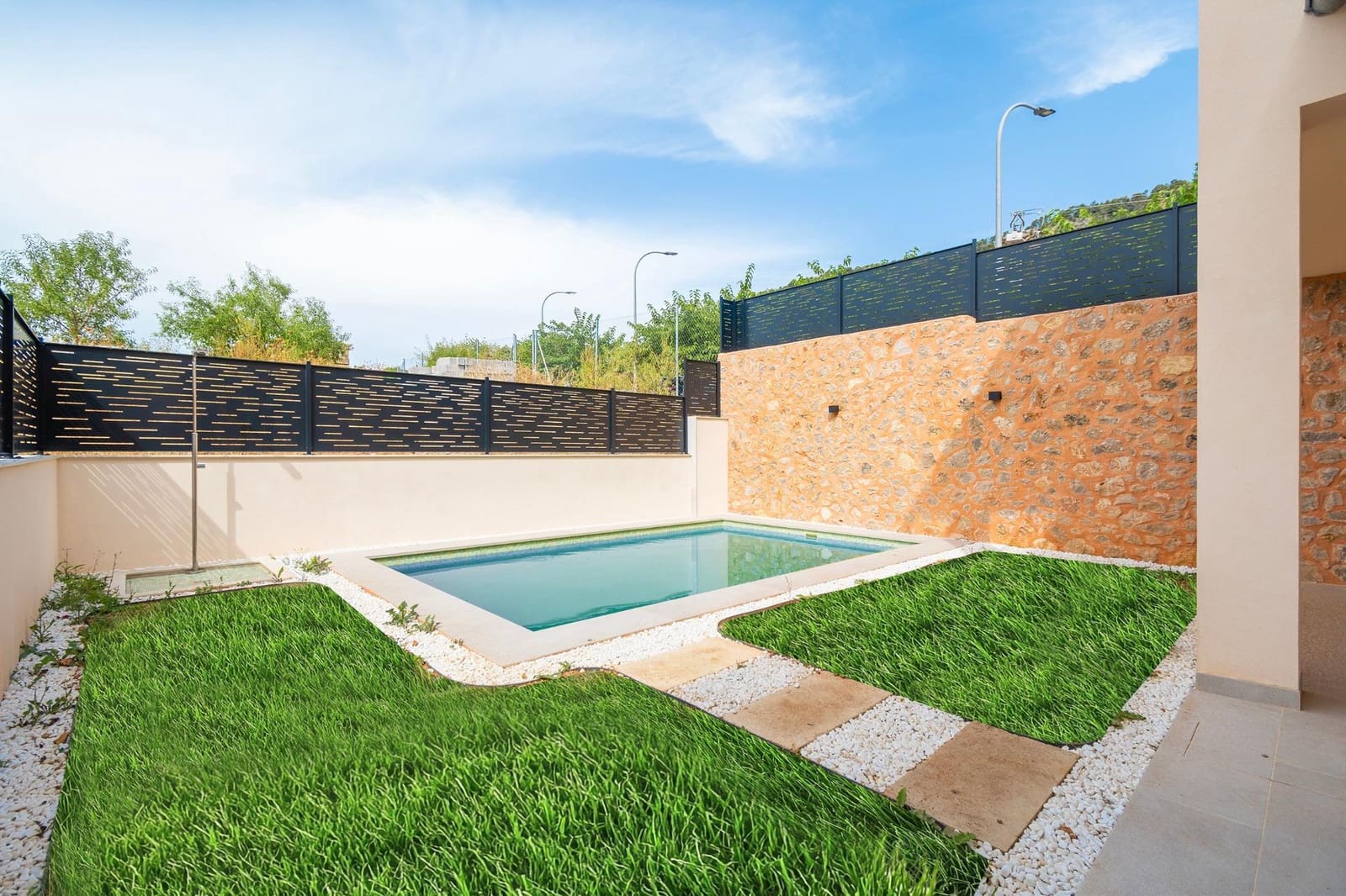 3 slaapkamer Villa te koop in Alaro met garage - € 1.150.000 (Ref: 9125215)