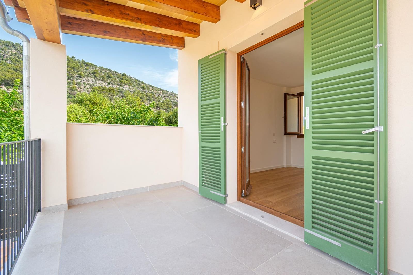 3 slaapkamer Villa te koop in Alaro met garage - € 1.150.000 (Ref: 9125215)