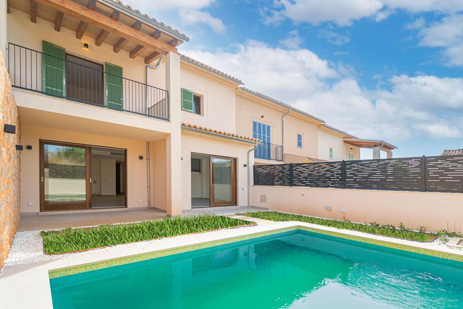 3 bedroom Villa for sale in Alaro with garage - € 1,150,000 (Ref: 9125215)
