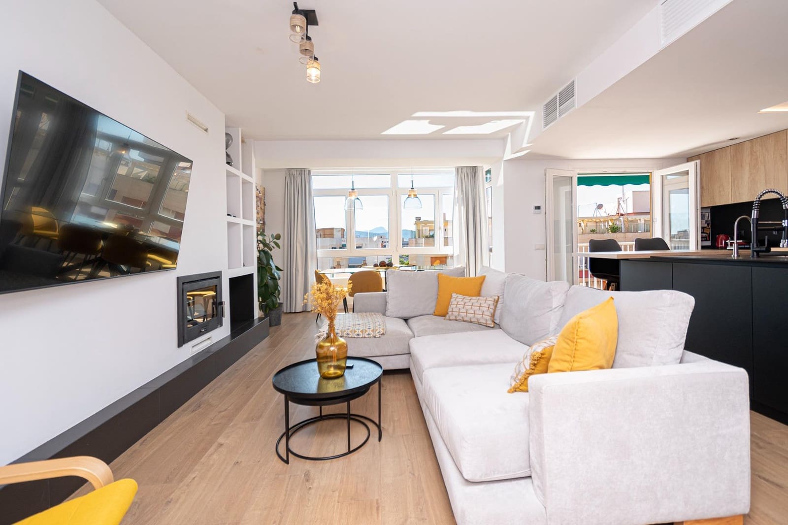 5 soveværelse Lejlighed til leje i Palma de Mallorca - € 2.590 (Ref: 9125216)