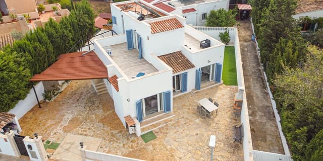 3 makuuhuone Huvila myytävänä paikassa Badia Blava, Llucmajor - 840 000 € (Ref: 9272773)