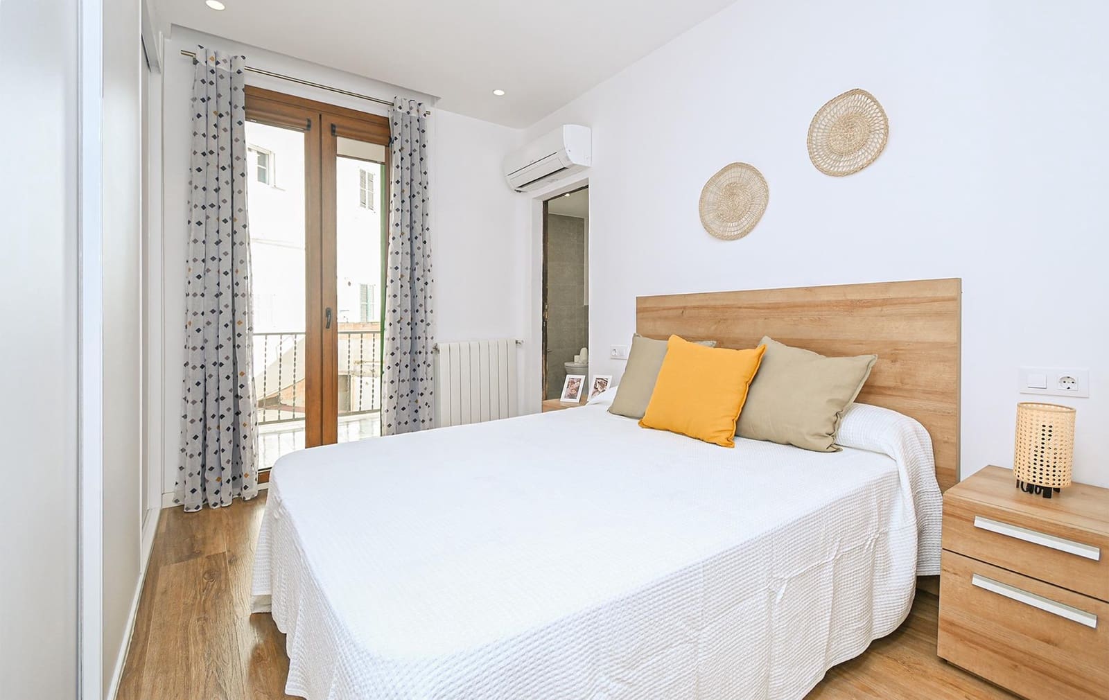 2 bedroom Flat for sale in Palma de Mallorca - € 410,000 (Ref: 9497536)