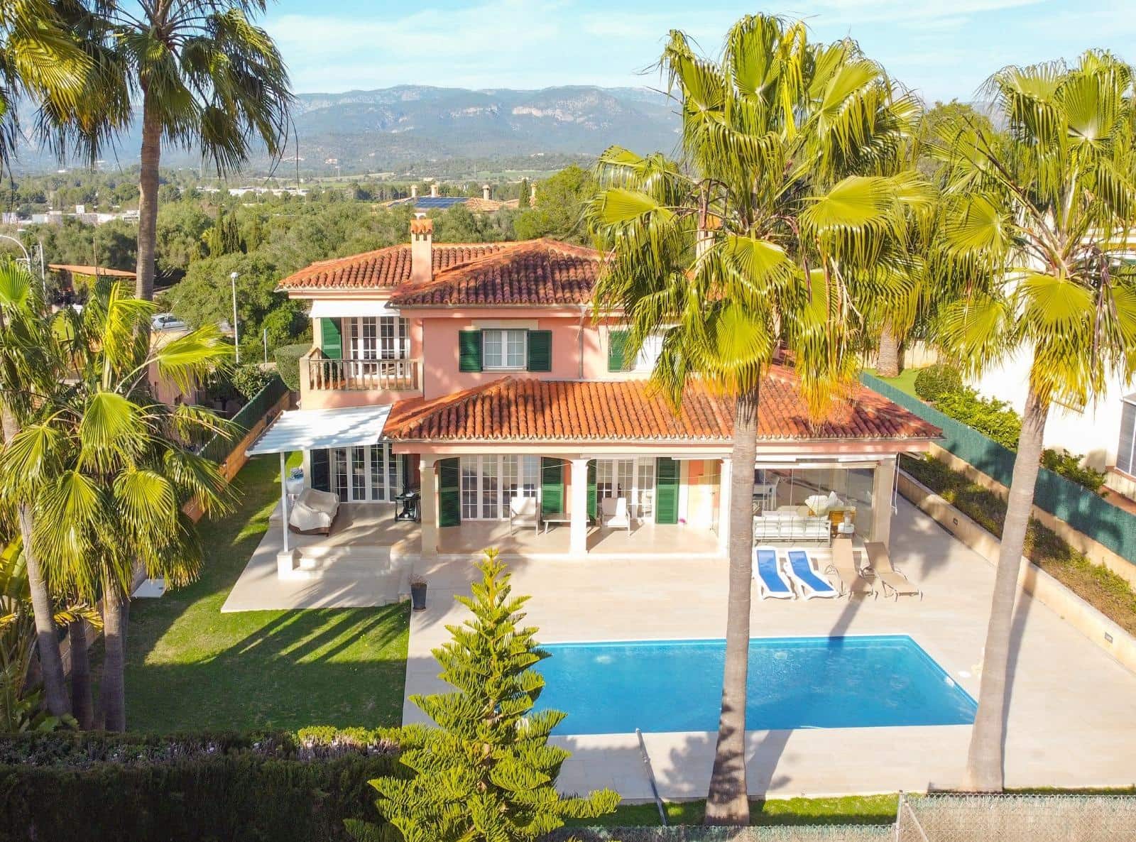 5 bedroom Villa for sale in Sa Cabaneta / La Cabaneta with pool garage - € 1,295,000 (Ref: 9541586)