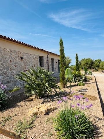 Finca/Casa Rural de 4 habitaciones en Petra en venta con piscina - 1.790.000 € (Ref: 9625879)