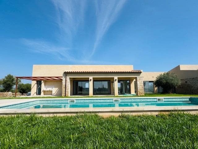 4 bedroom Finca/Country House for sale in Petra with pool - € 1,790,000 (Ref: 9625879)