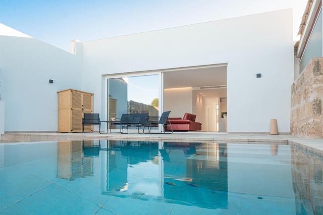 2 slaapkamer Villa te koop in Palma de Mallorca met zwembad - € 795.000 (Ref: 9648357)