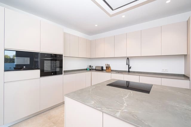 2 slaapkamer Villa te koop in Palma de Mallorca met zwembad - € 795.000 (Ref: 9648357)