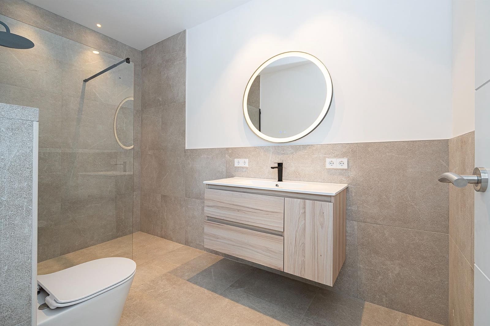 2 slaapkamer Villa te koop in Palma de Mallorca met zwembad - € 795.000 (Ref: 9648357)