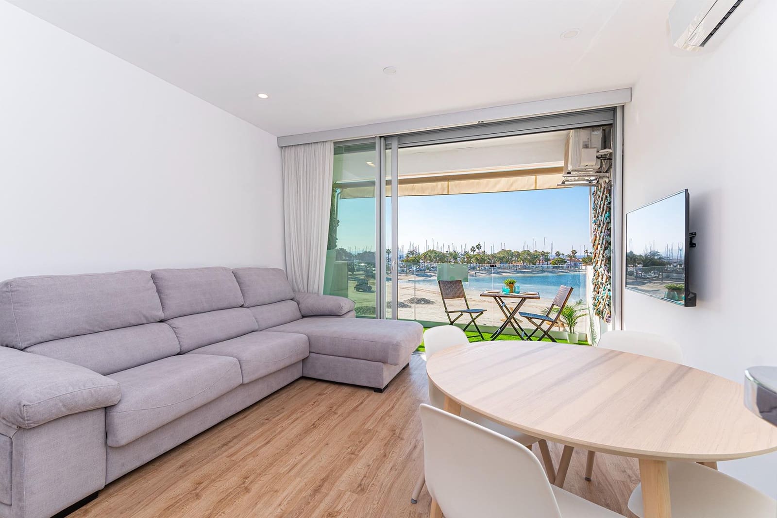 Studio for sale in Alcudia - € 299,000 (Ref: 9726779)