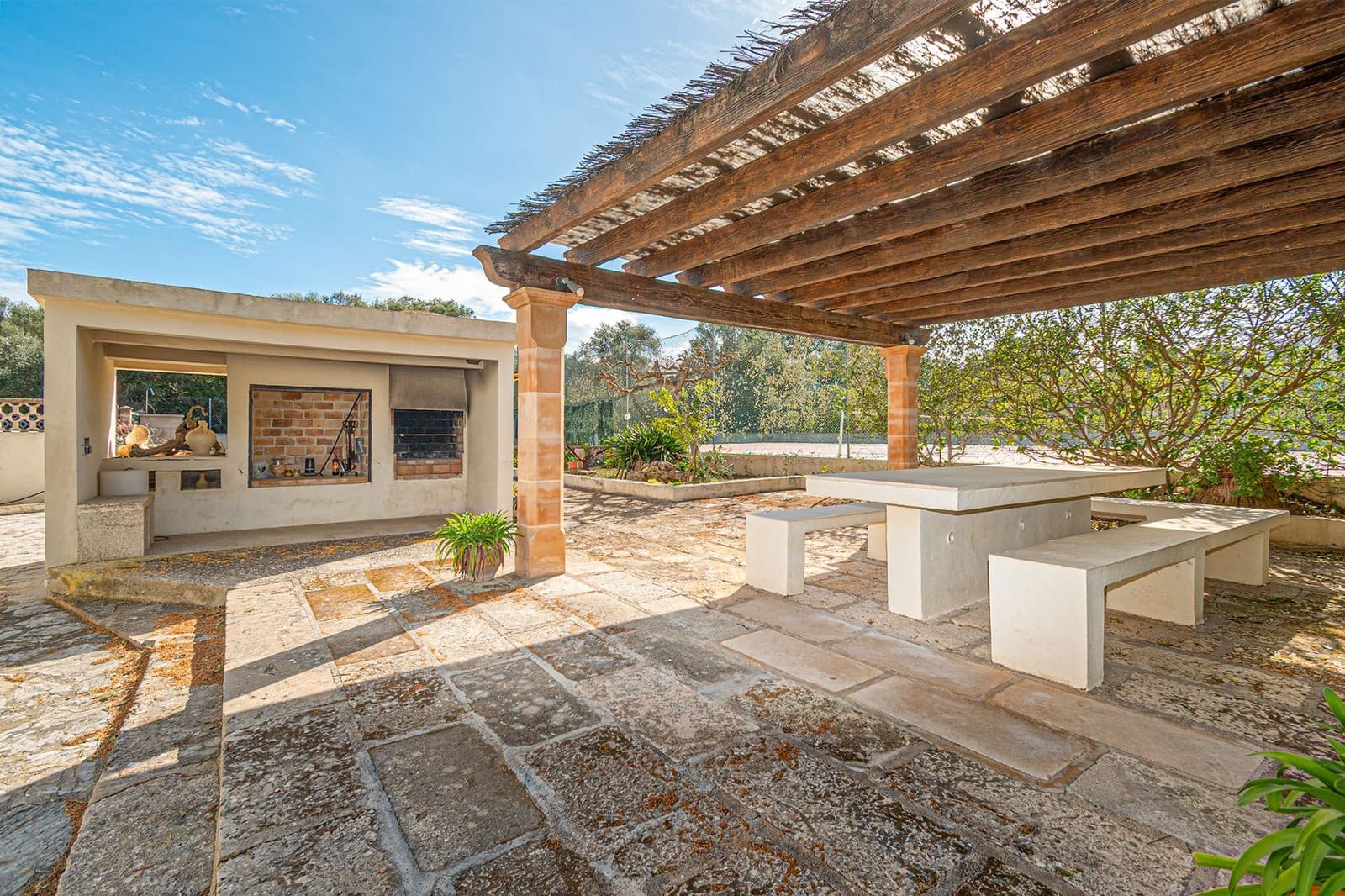 3 bedroom Villa for sale in Cala Murada with pool garage - € 950,000 (Ref: 9770772)