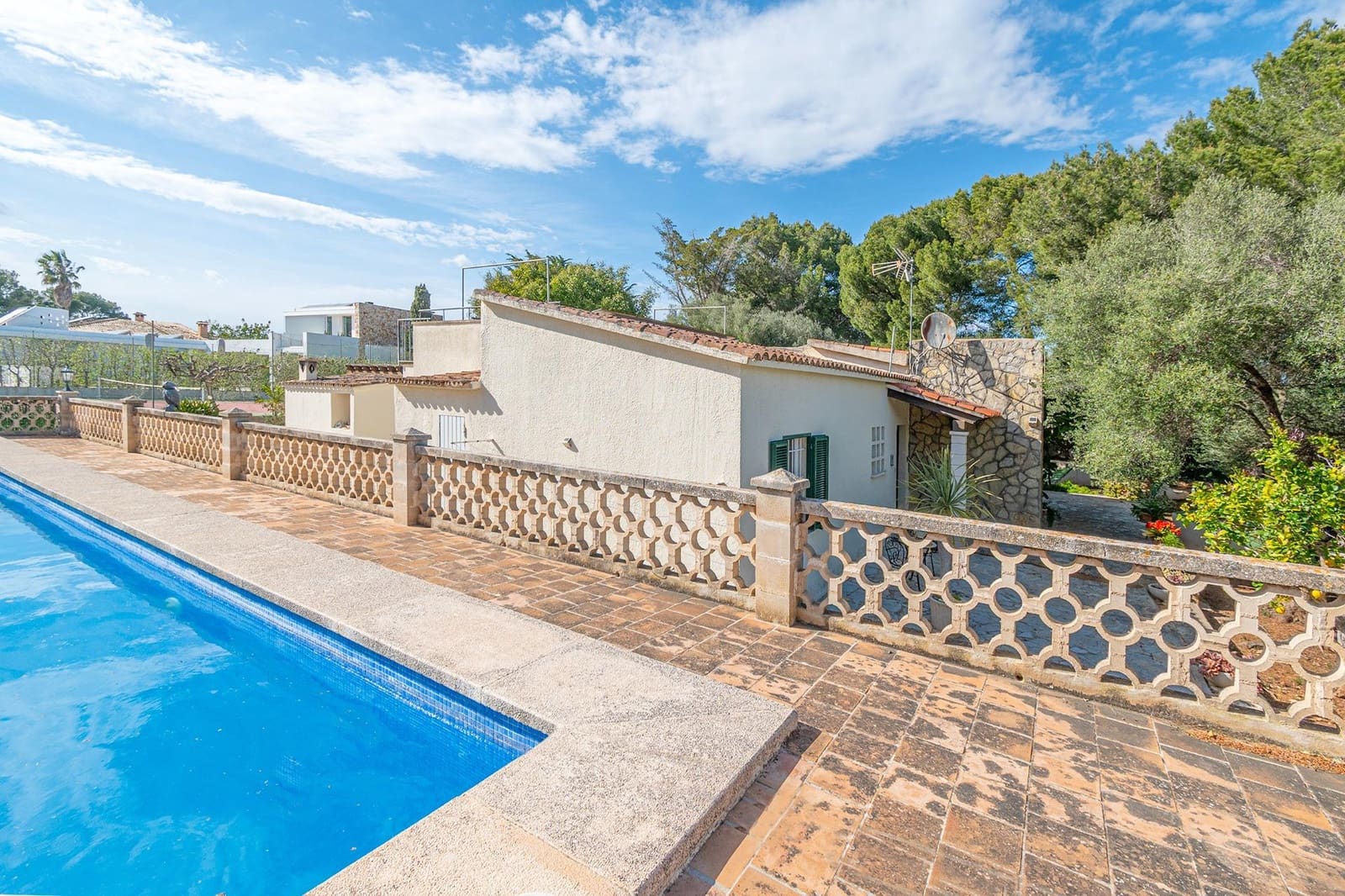 3 bedroom Villa for sale in Cala Murada with pool garage - € 950,000 (Ref: 9770772)
